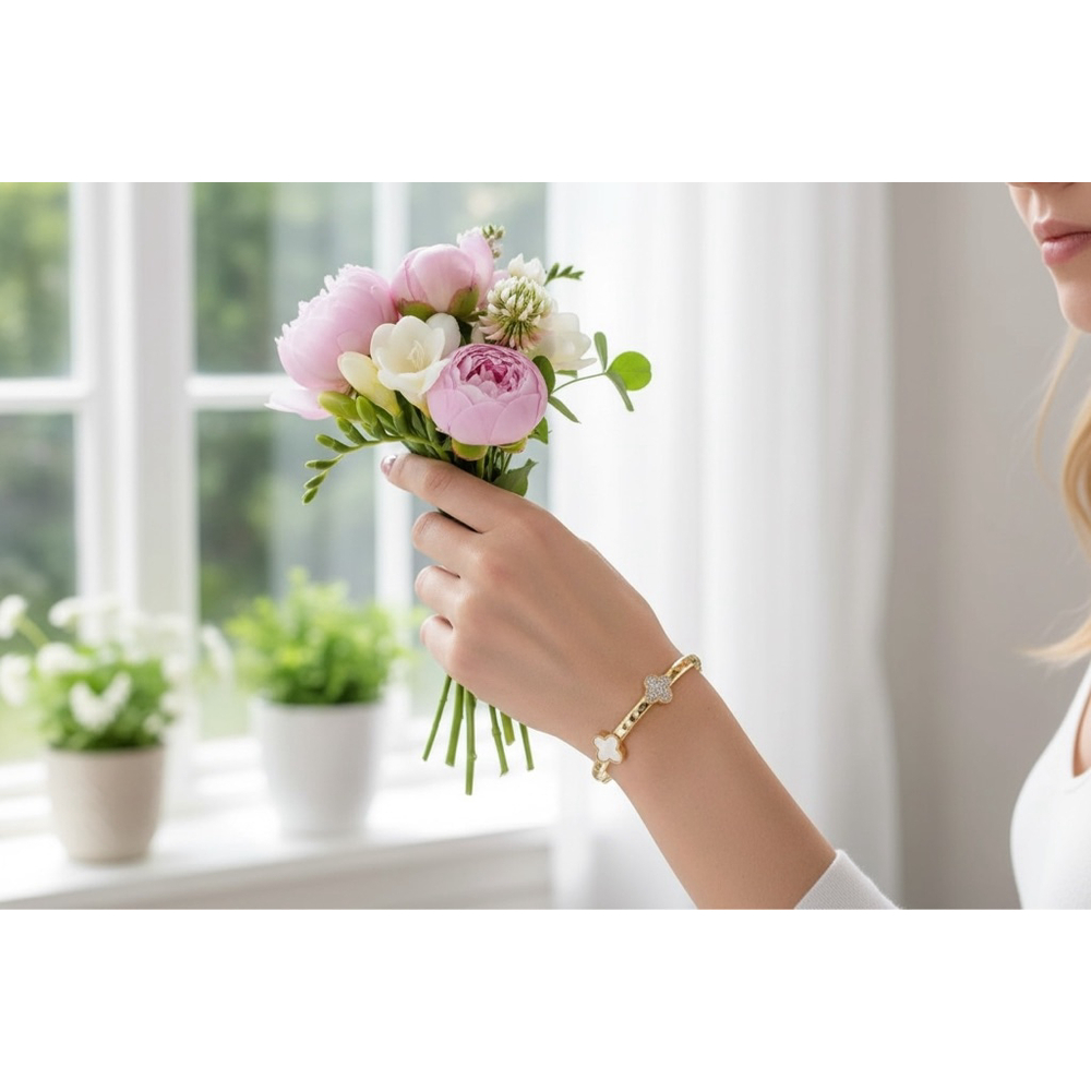 Caroline Hill Vivane Clover Stretch Bracelet NWT